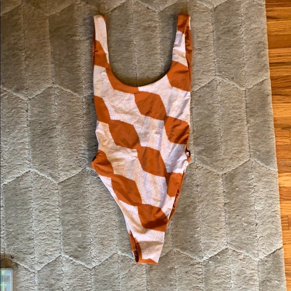 Never worn high leg aerie one piece!!!!